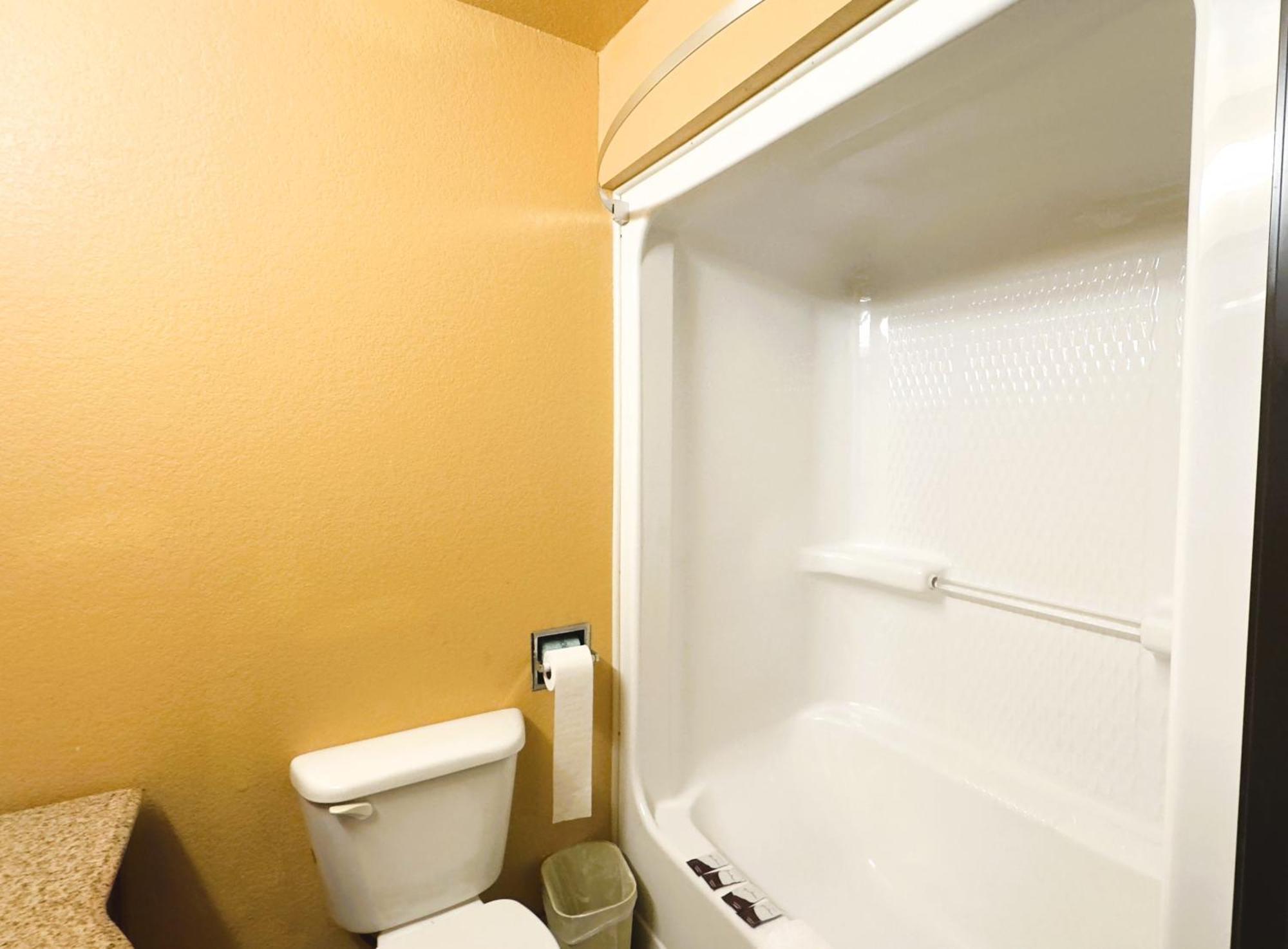 Quality Inn & Suites Mcalester On Hwy 69 & Us 75 Buitenkant foto